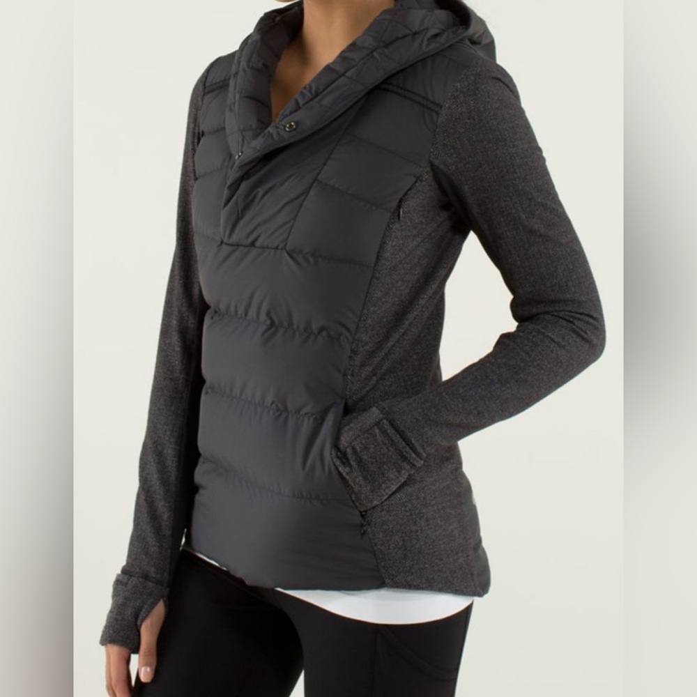Size 6 barely worn like new Lululemon pullover